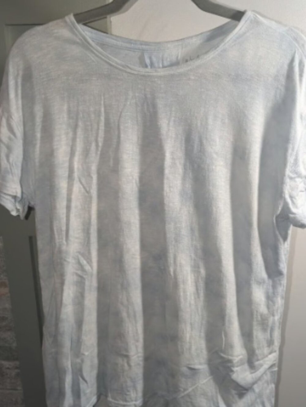 Wonderly Light Blue T- Shirt - Like New - Size L